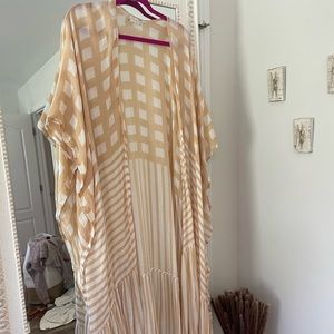 BEAUTIFUL free people kimono!